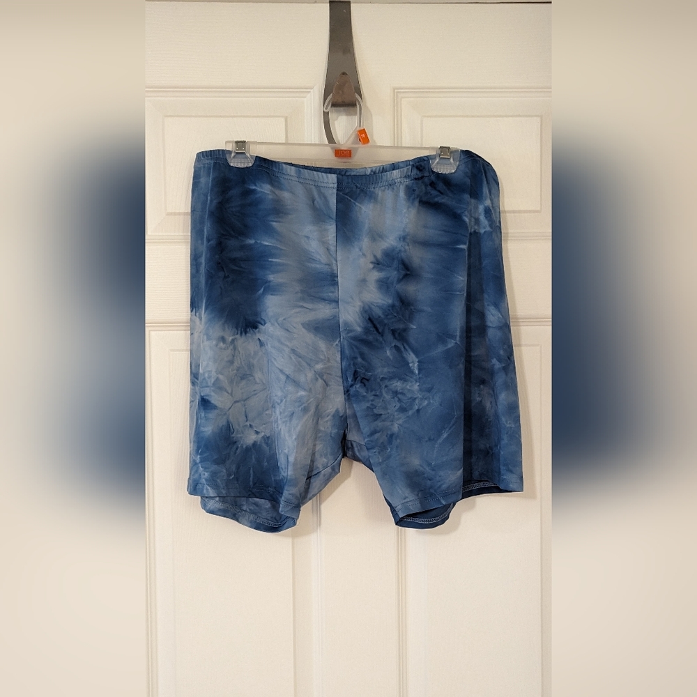 Plus Size Shein Tie Dye Shorts